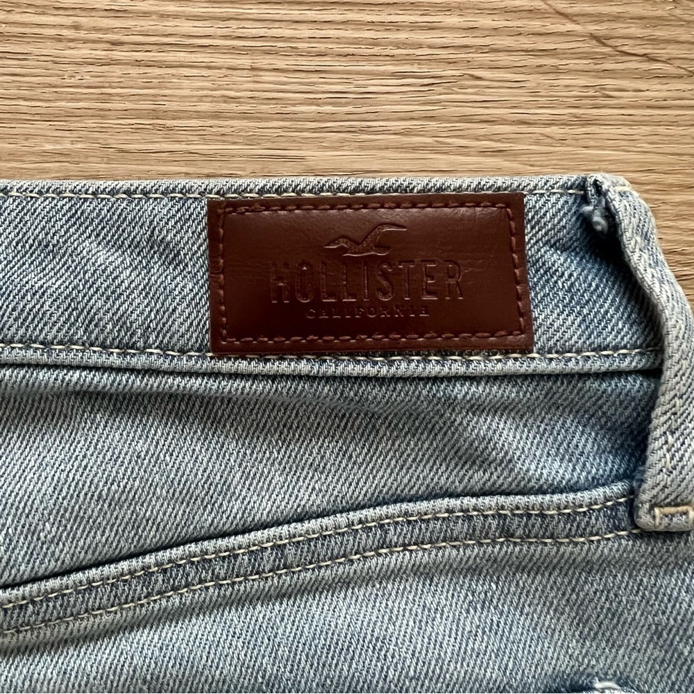 Hollister High-Rise Crop Slim Straight Jeans Distressed Light Rinse Stretch Sz 9 - Picture 8 of 10